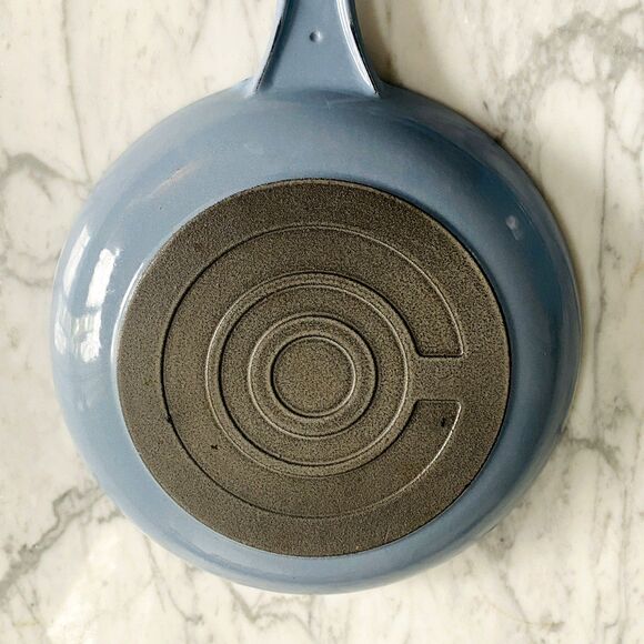 Le Creuset 2.5Qt Saucepan/Skillet Lid #22 Set Grayish Blue Multifunction 2-in-1 - Picture 8 of 9